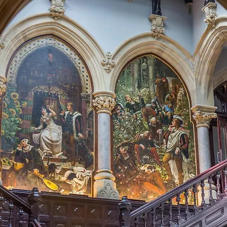 The Emma Stone Cross Mansion Улверстон