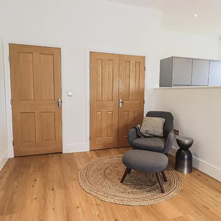 The Emma Stone Cross Mansion Апартаменты Улверстон