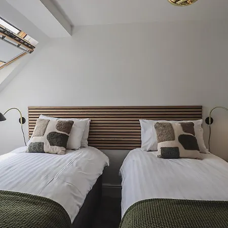 The Emma Stone Cross Mansion Апартаменты *