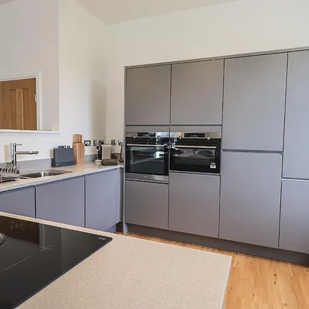 The Emma Stone Cross Mansion Улверстон