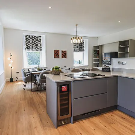 The Emma Stone Cross Mansion Appartement