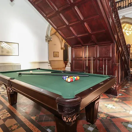 The Emma Stone Cross Mansion Appartement